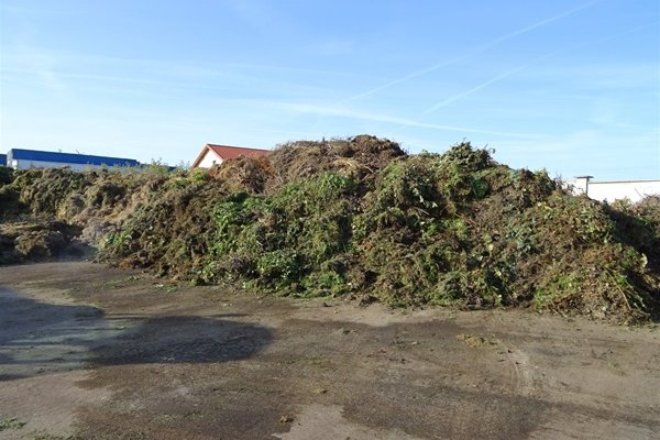 Město Dobřany provozovalo kompostárnu v rozporu se zákonem. Dostalo pokutu 100 tisíc korun