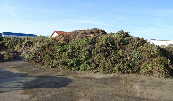 Město Dobřany provozovalo kompostárnu v rozporu se zákonem. Dostalo pokutu 100 tisíc korun