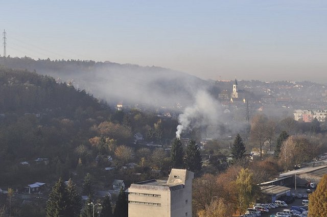 Mezi sousedními státy probíhá významná výměna znečištěného ovzduší, nejvíce ho znečišťují domácí k