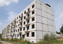 Milovice_-_abandoned_building_2