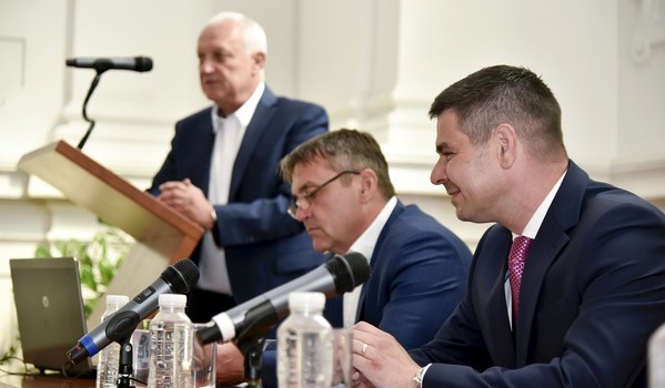 Ministr Havlíček vystoupil v Brně k Iniciativě Průmysl 4.0 a jednal se zástupci jaderných firem z 