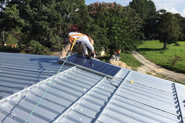 Na fotovoltaiku s akumulací lze získat až 150.000 korun