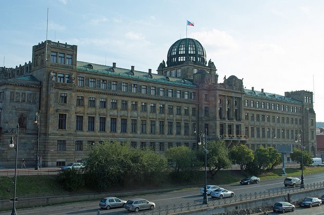 Náměstek ministra Eduard Muřický komentuje výsledky průmyslu za květen 2016