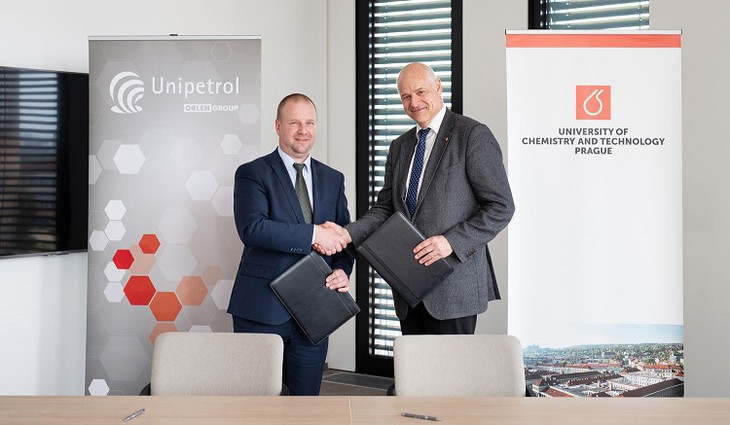 Partnerství VŠCHT Praha a Unipetrolu je plnoleté