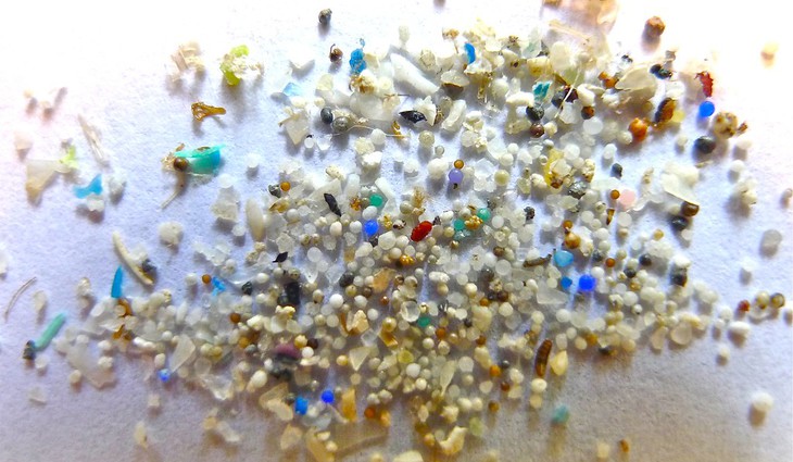 Plastové pelety nepatří do moře