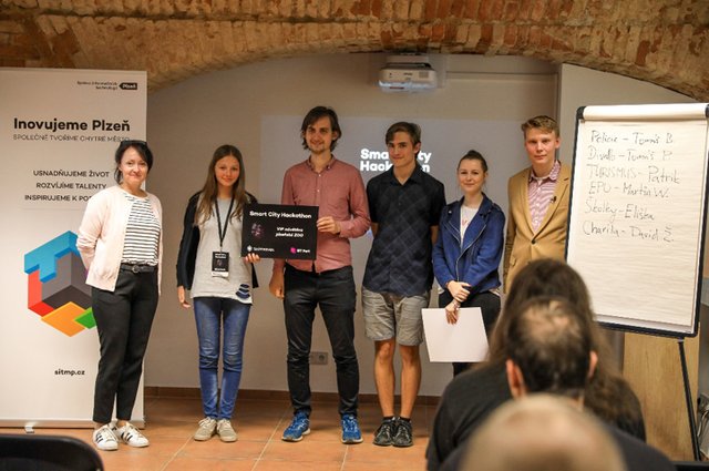 Plzeň uspořádala první Smart City Hackathon, techničtí nadšenci řešili projekty pro město