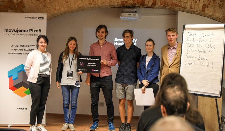 Plzeň uspořádala první Smart City Hackathon, techničtí nadšenci řešili projekty pro město