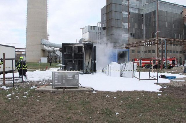 Požár zařízení na recyklaci plastů v Chomutově