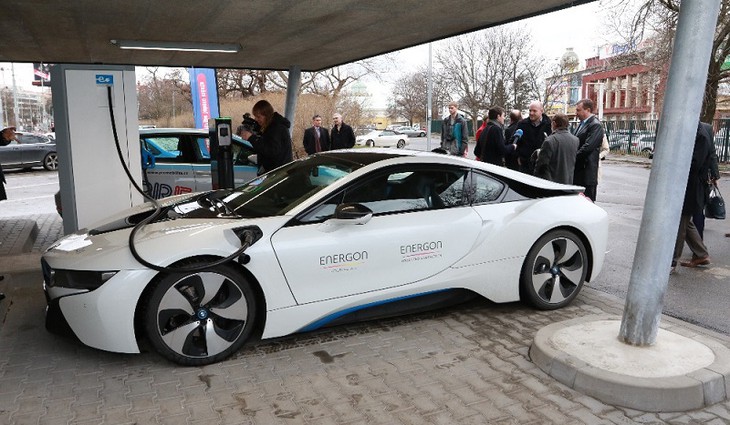 Praha chce v elektromobilitě dohnat svět