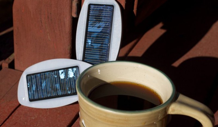 Překvapivý objev: Kofein nezvyšuje výkonnost pouze u lidí, ale i u solárních článků