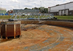 Primary_settling_tank,_Prague_Central_Wastewater_Treatment_4588