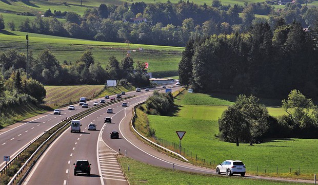 SP ČR: Skokové změny emisních cílů pro auta nakonec zaplatí občané