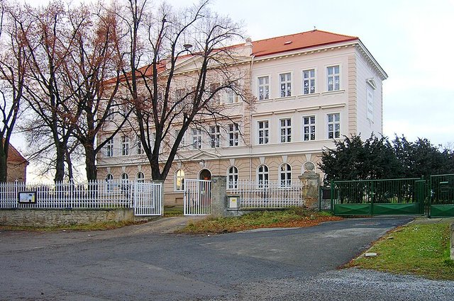 School,_Prague_Slivenec