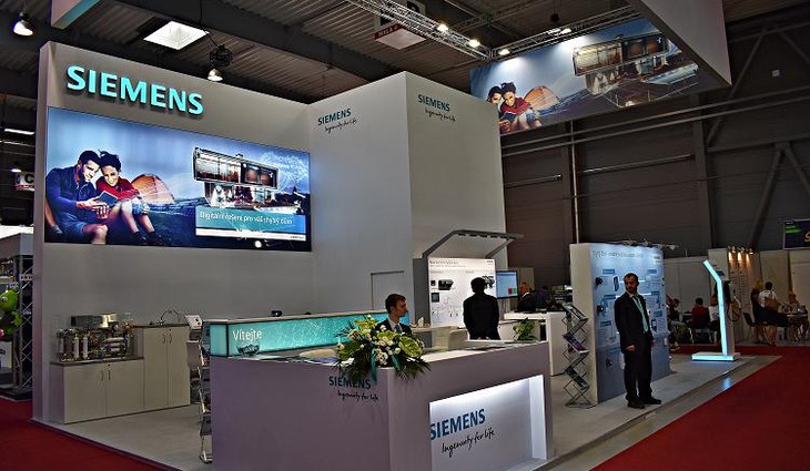 Siemens v české premiéře představuje novou vlajkovou loď: rychlonabíjecí stanici 150 kW