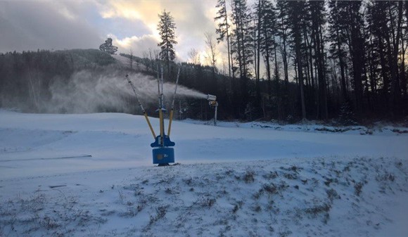 Společnost Sněžník vypouštěla nadlimitně znečištěné odpadní vody do řeky Moravy a při zasněžování 