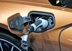 Studie: Elektromobily vypouští během životního cyklu méně emisí než konvenční vozy