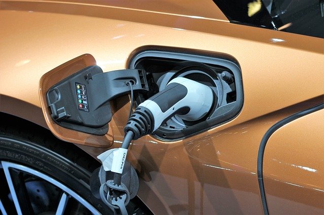 Studie: Elektromobily vypouští během životního cyklu méně emisí než konvenční vozy