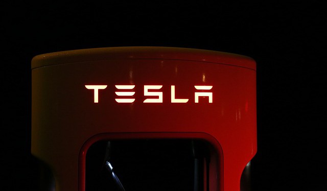 Tesla mezi pěti největšími automobilkami světa