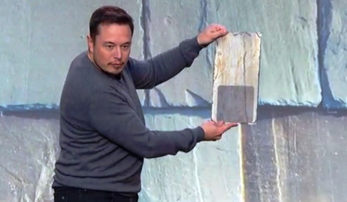Tesla představila střešní krytinu, která nahradí solární panely
