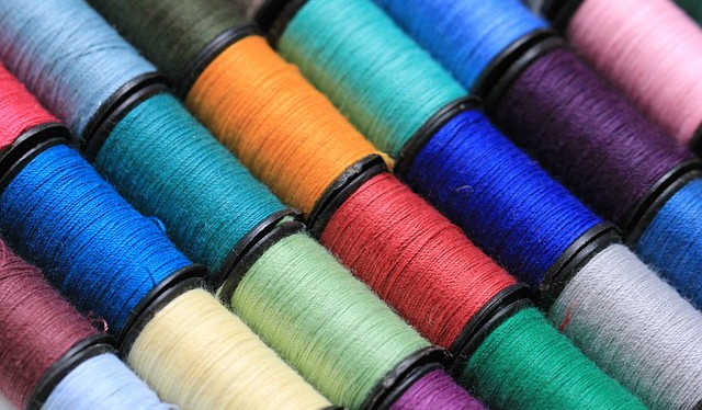 Textil v oběhovém hospodářství: Proč to moc nefunguje?