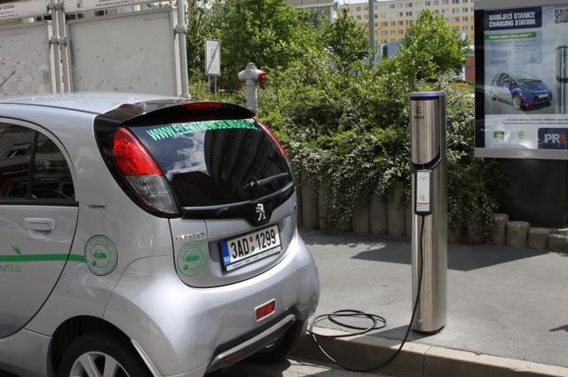 V Praze 2 vzniknou tři dobíjecí stanice pro elektromobily