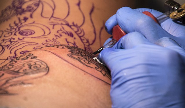 Veřejná konzultace k omezení látek obsažených v tetovacích barvách