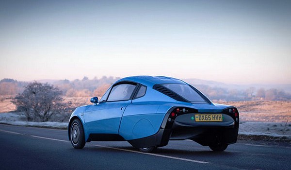 Vodíkové auto Rasa se poprvé objeví na silnicích