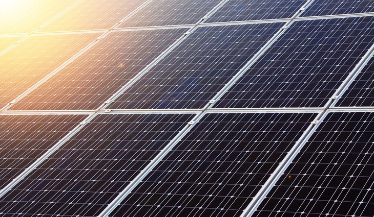 Za 65 let své existence je solární panel cenově nejdostupnější.  Česko však stále sází spíše na uh
