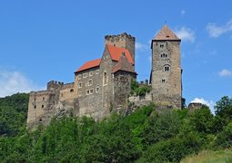 anemone123-castle-1508318_640