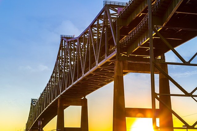 bridge-3244604_640.jpg