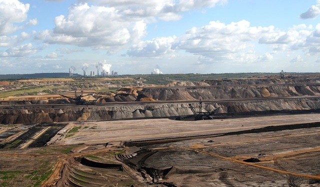 brown-coal-mining-111365_640.jpg