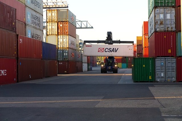 container-gaa816cc8f_640