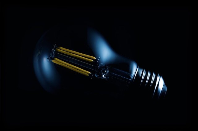 daniel_calabrese-light-bulb-7688818_640
