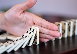 dominoes-g1e2307a4c_640
