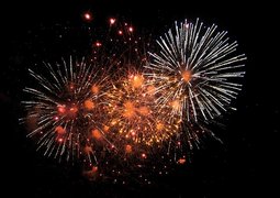 fireworks-1880045_640