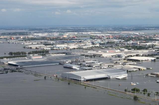 flooding-of-rojana-industrial-park-ayutthaya-thailand-october-2011-9c10d2