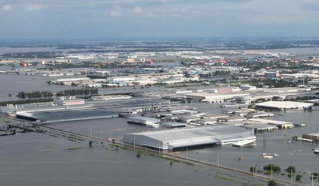 flooding-of-rojana-industrial-park-ayutthaya-thailand-october-2011-9c10d2