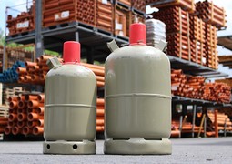 gas-bottles-1750491_640.jpg