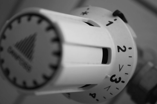 geralt-energy-crisis-78445_640