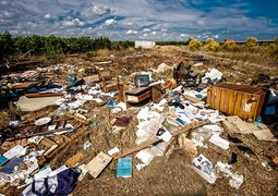 gerardogomez-trash-1731503_640