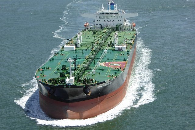gtraschuetz-tanker-1242111_640