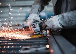 jannonivergall-worker-5736096_640