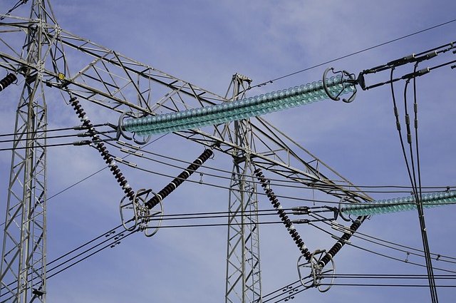 jhenning-high-voltage-7379785_640