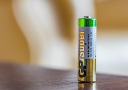 kostkarubika005-battery-4596172_640