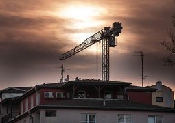 learen-crane-3804229_640