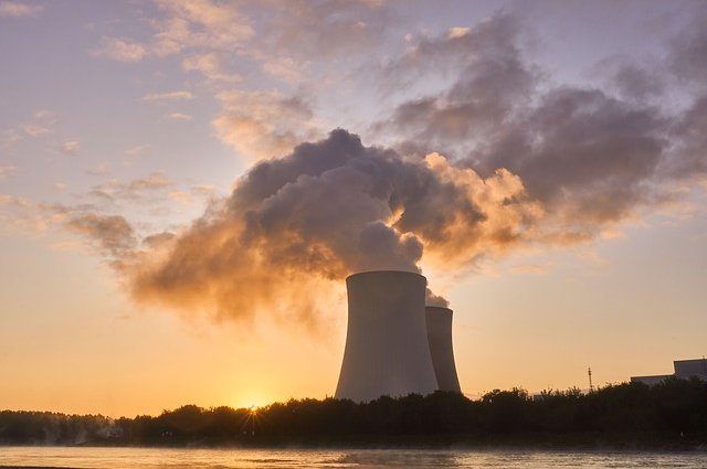 nuclear-power-plant-4535760_640