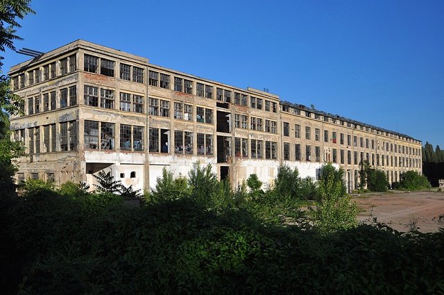 old-factory-5090636_640.jpg