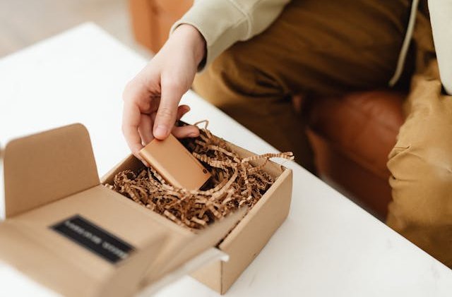 pexels-karola-g-6958455