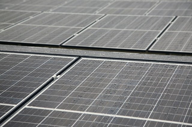 photovoltaic-gb87779e06_640.jpg