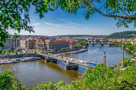 pierre9x6-prague-4313193_640